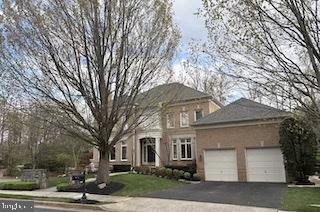 HUNTERS END - Residential