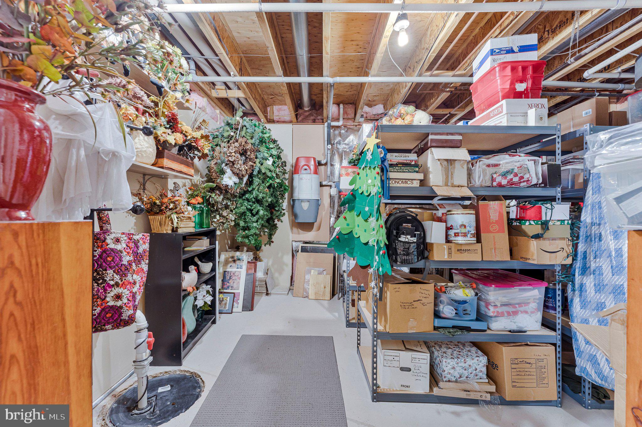 HUNTERS END - Residential