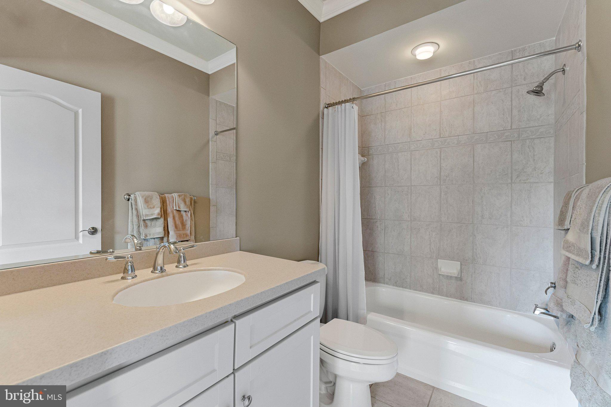 HUNTERS END - Residential