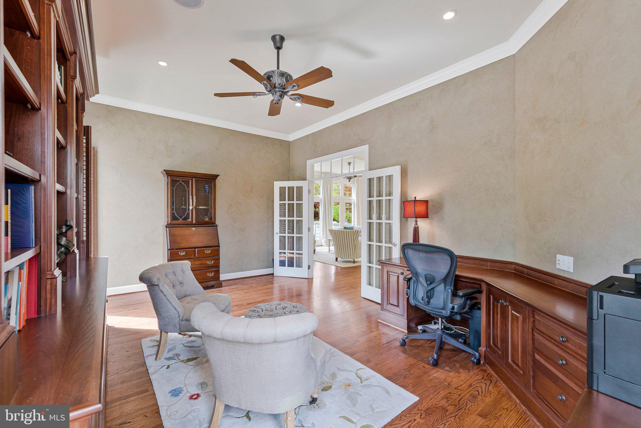 HUNTERS END - Residential