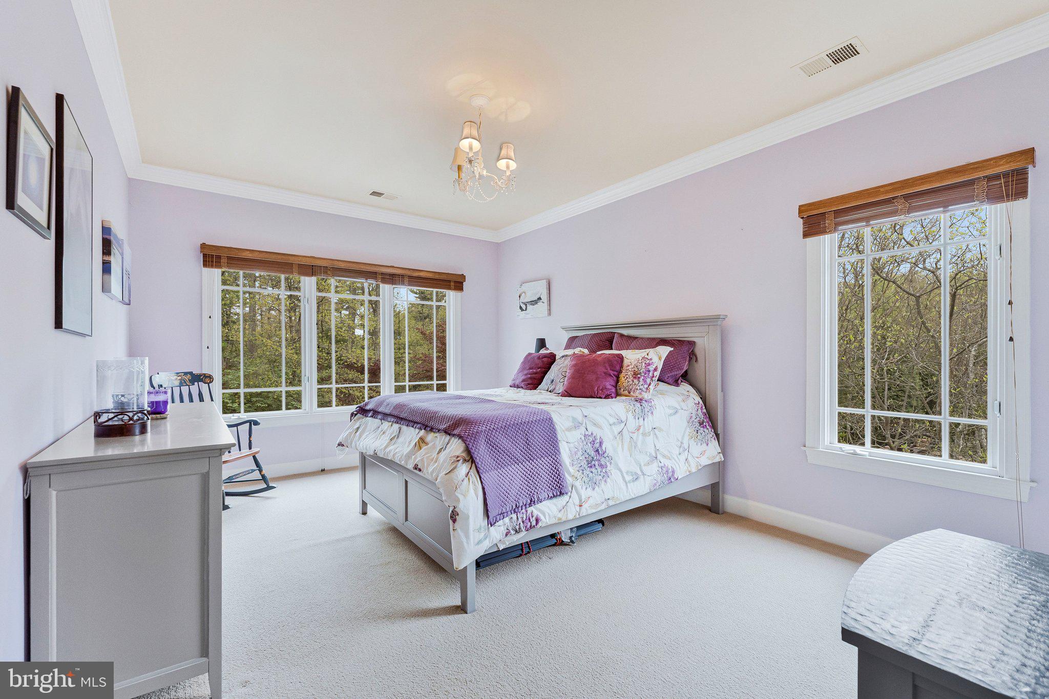 HUNTERS END - Residential