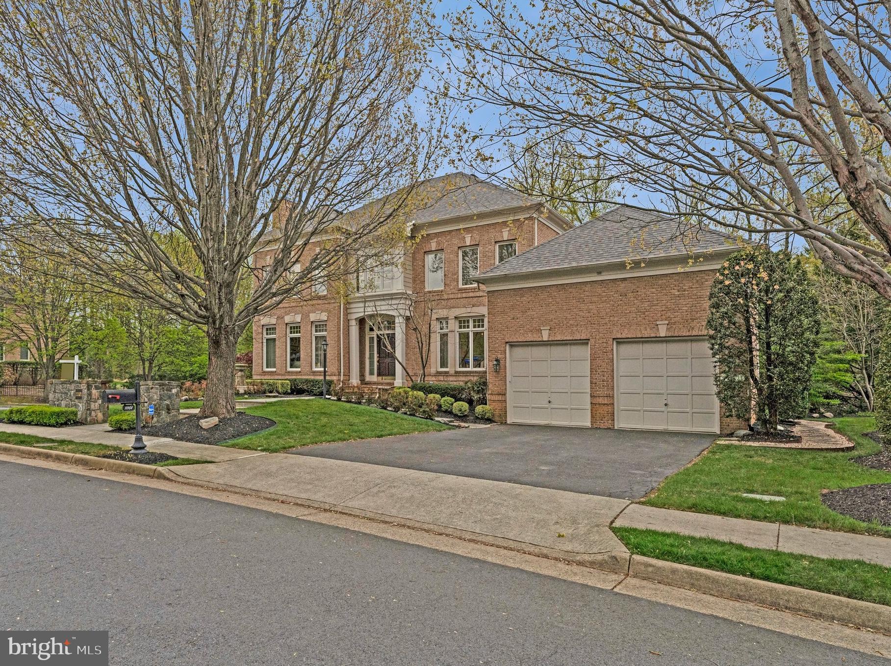 HUNTERS END - Residential