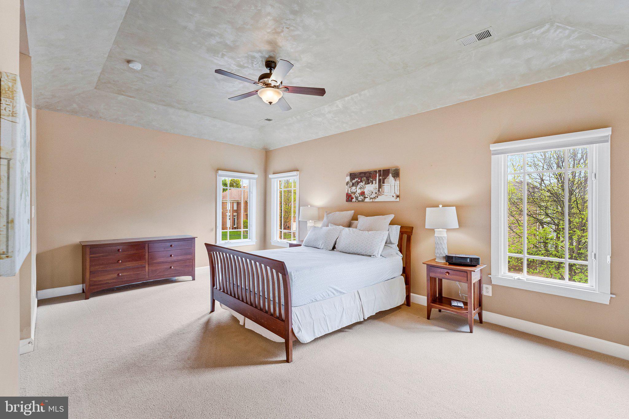 HUNTERS END - Residential