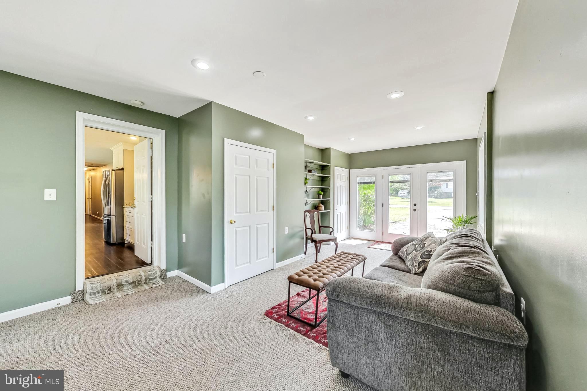 WHITE PLAINS - Residential