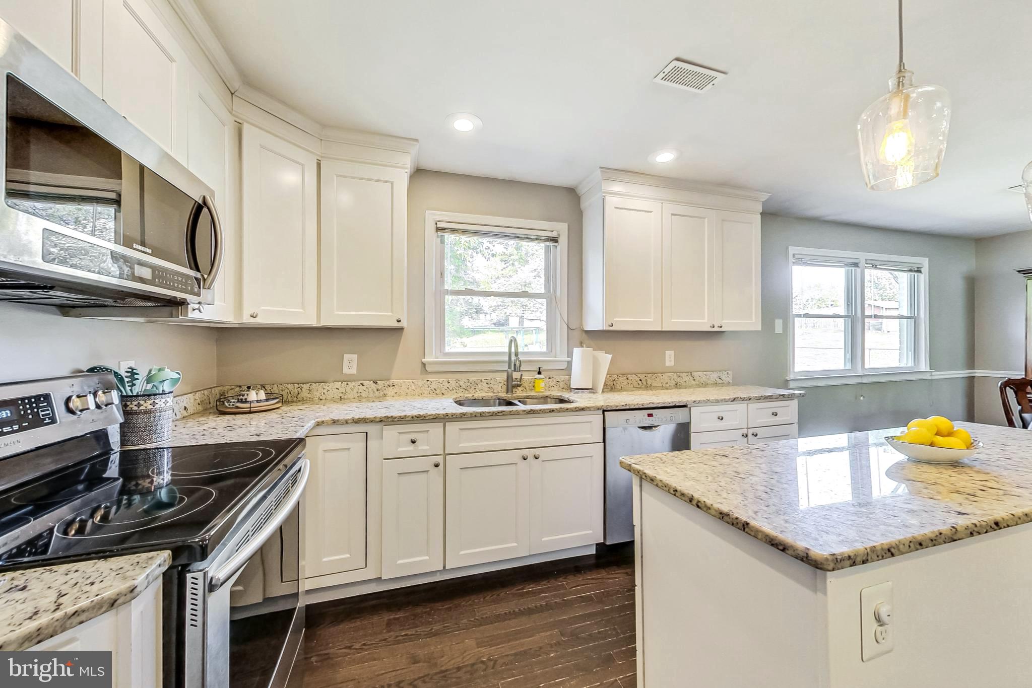 WHITE PLAINS - Residential