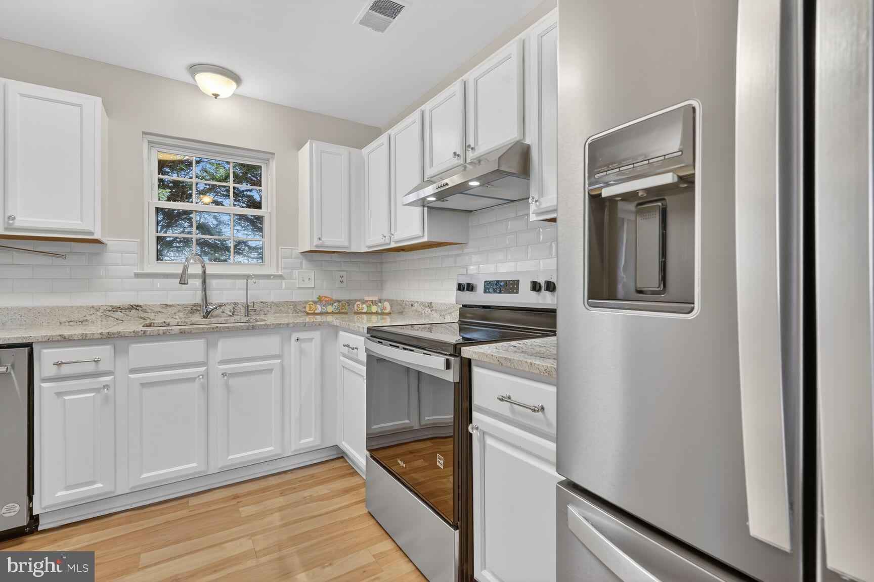 NOTTINGHAM WOODS - Residential Lease