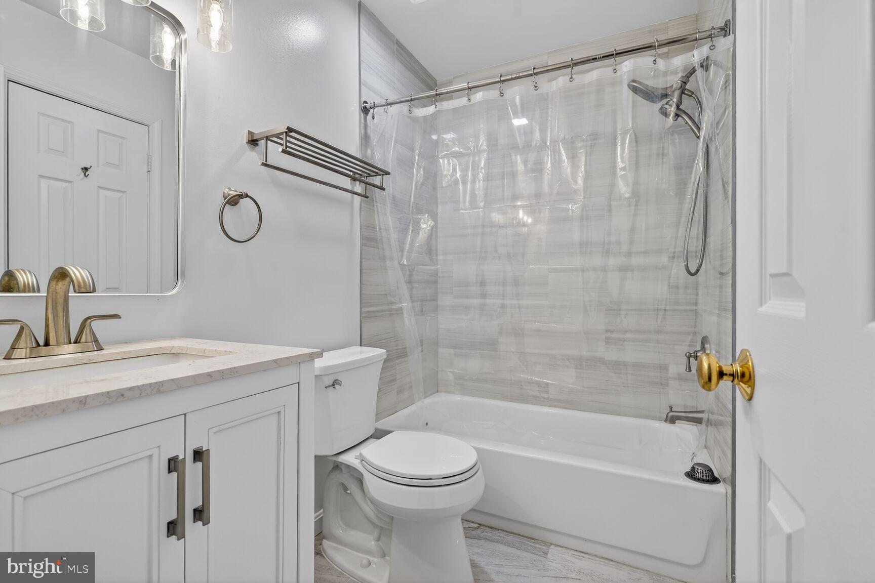 NOTTINGHAM WOODS - Residential Lease