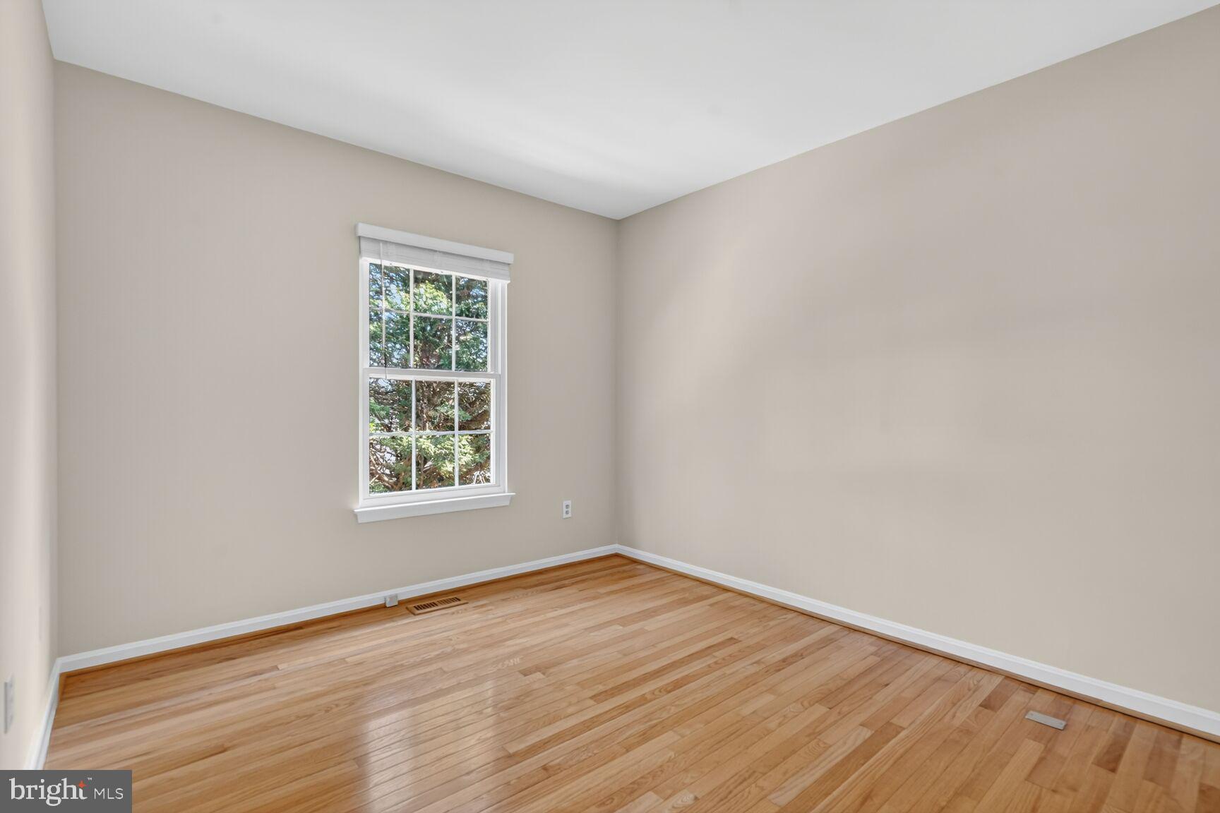 NOTTINGHAM WOODS - Residential Lease