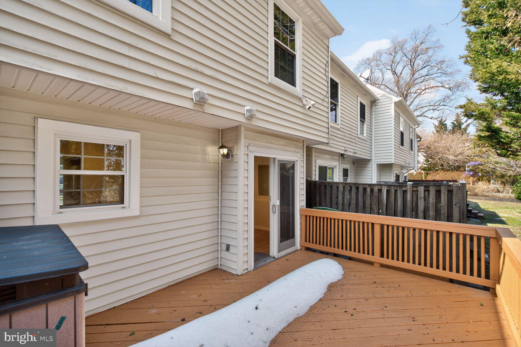 NOTTINGHAM WOODS - Residential Lease