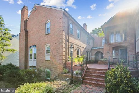 1802 21ST STREET N ARLINGTON VA 22209