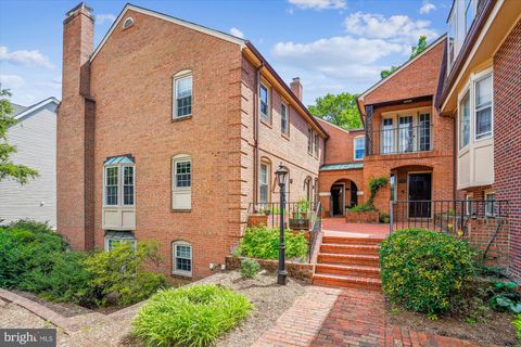 1802 21ST STREET N ARLINGTON VA 22209