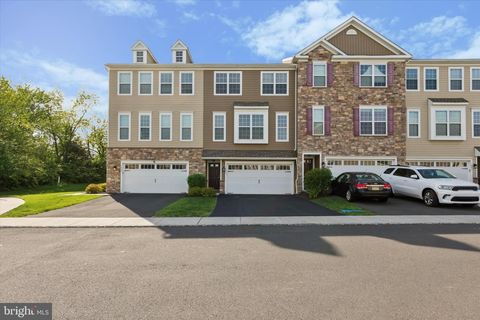 1039 CHAPMAN CIRCLE HATFIELD PA 19440
