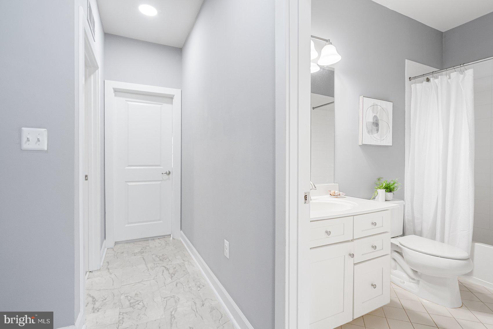 PARKSIDE - Residential Lease