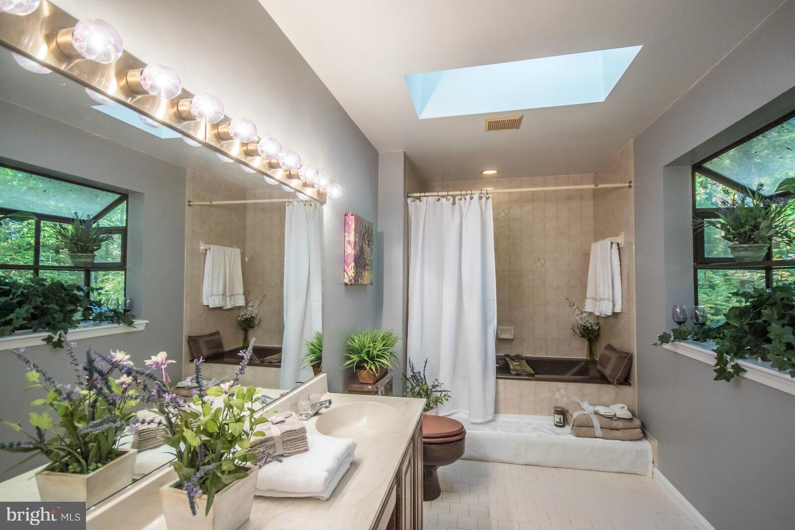 VALENTINE CREEK - Residential