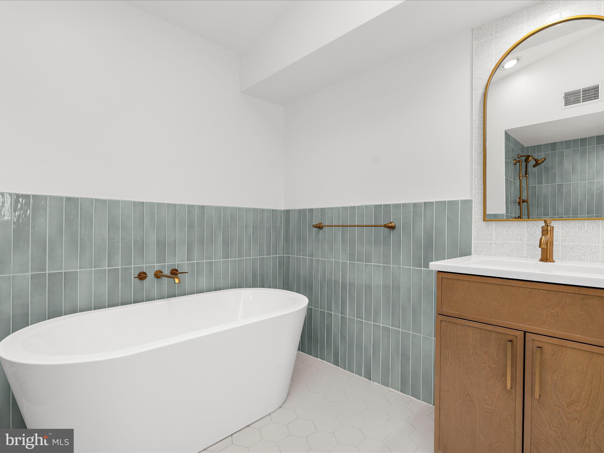 RIVA TRACE - Residential