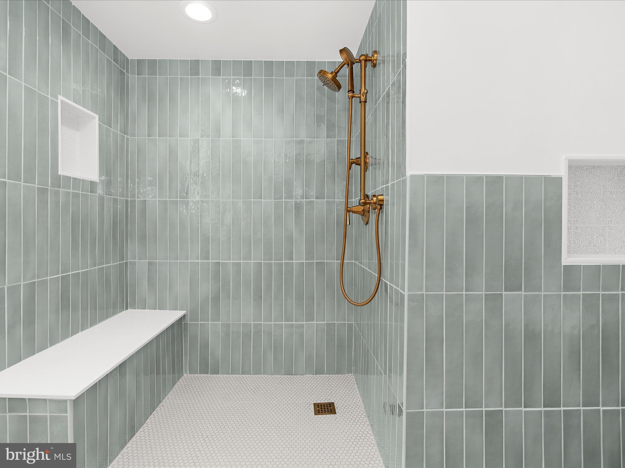 RIVA TRACE - Residential