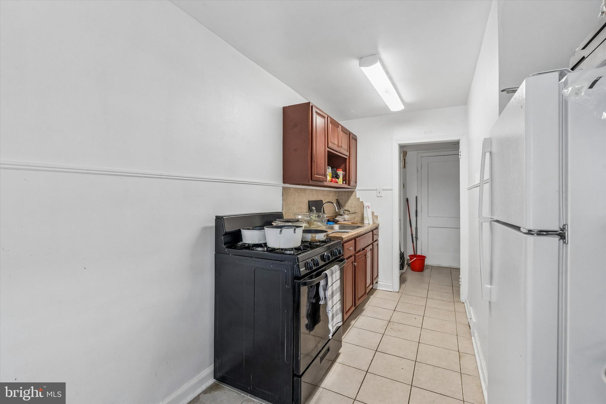 WEST OAK LANE - Residential Income