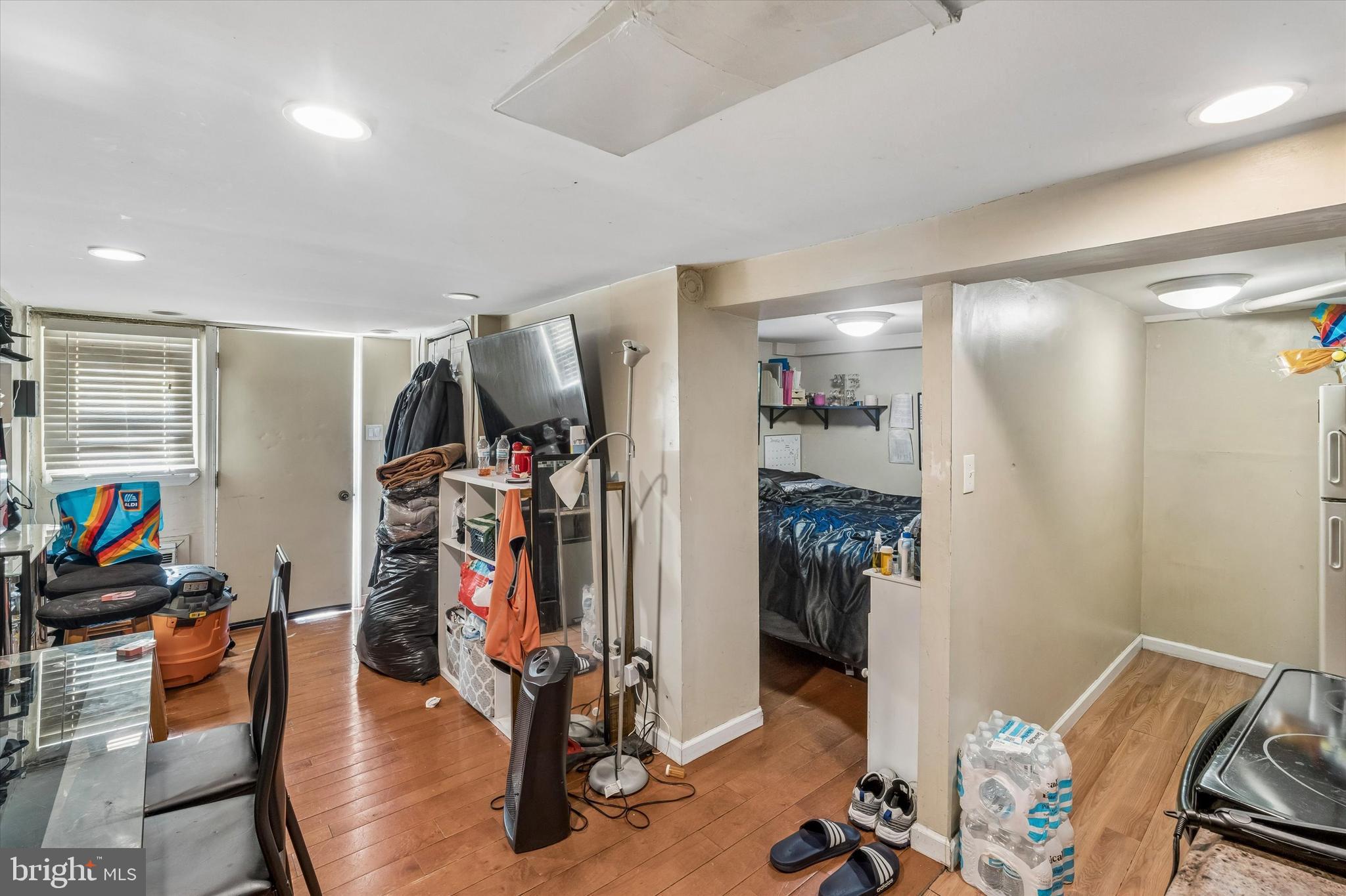 WEST OAK LANE - Residential Income