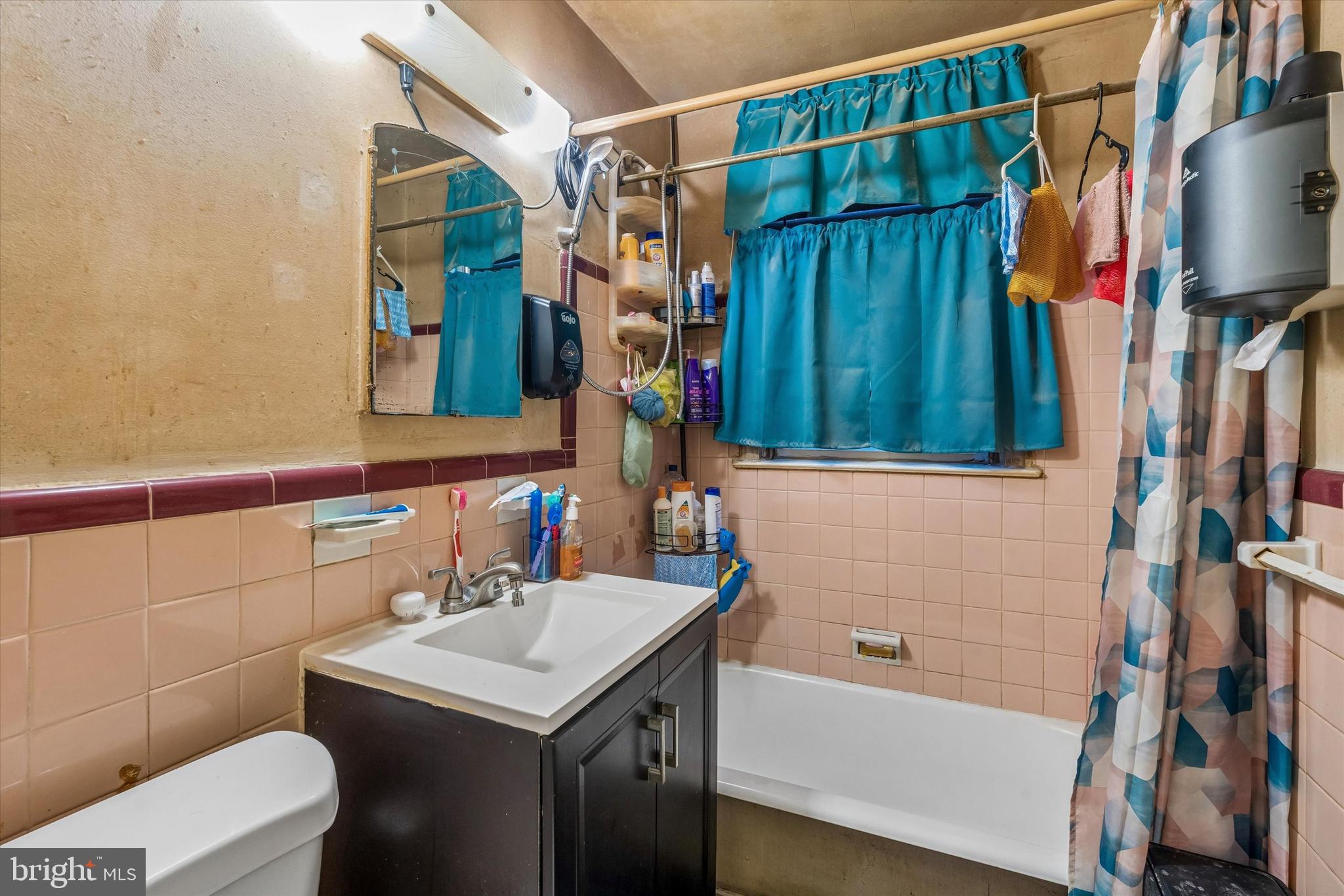 WEST OAK LANE - Residential Income