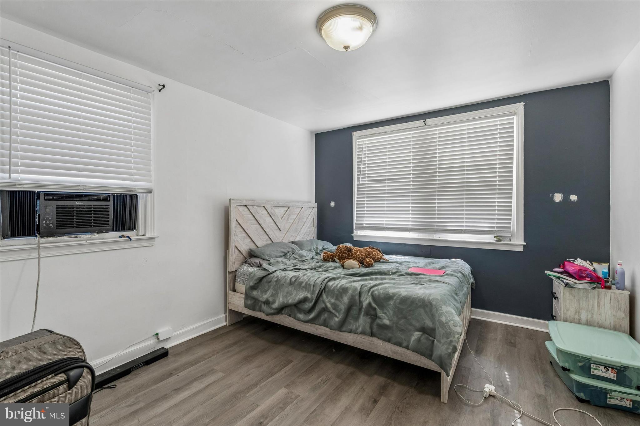 WEST OAK LANE - Residential Income