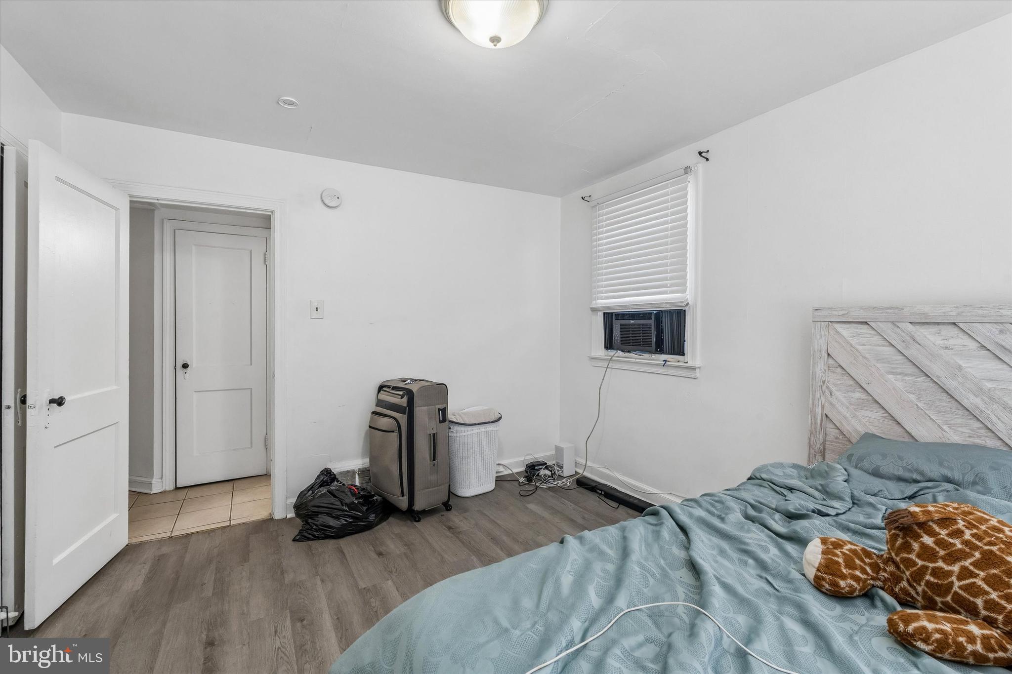 WEST OAK LANE - Residential Income