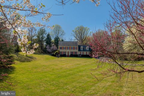 494 SAINT IVES ROAD GREAT FALLS VA 22066