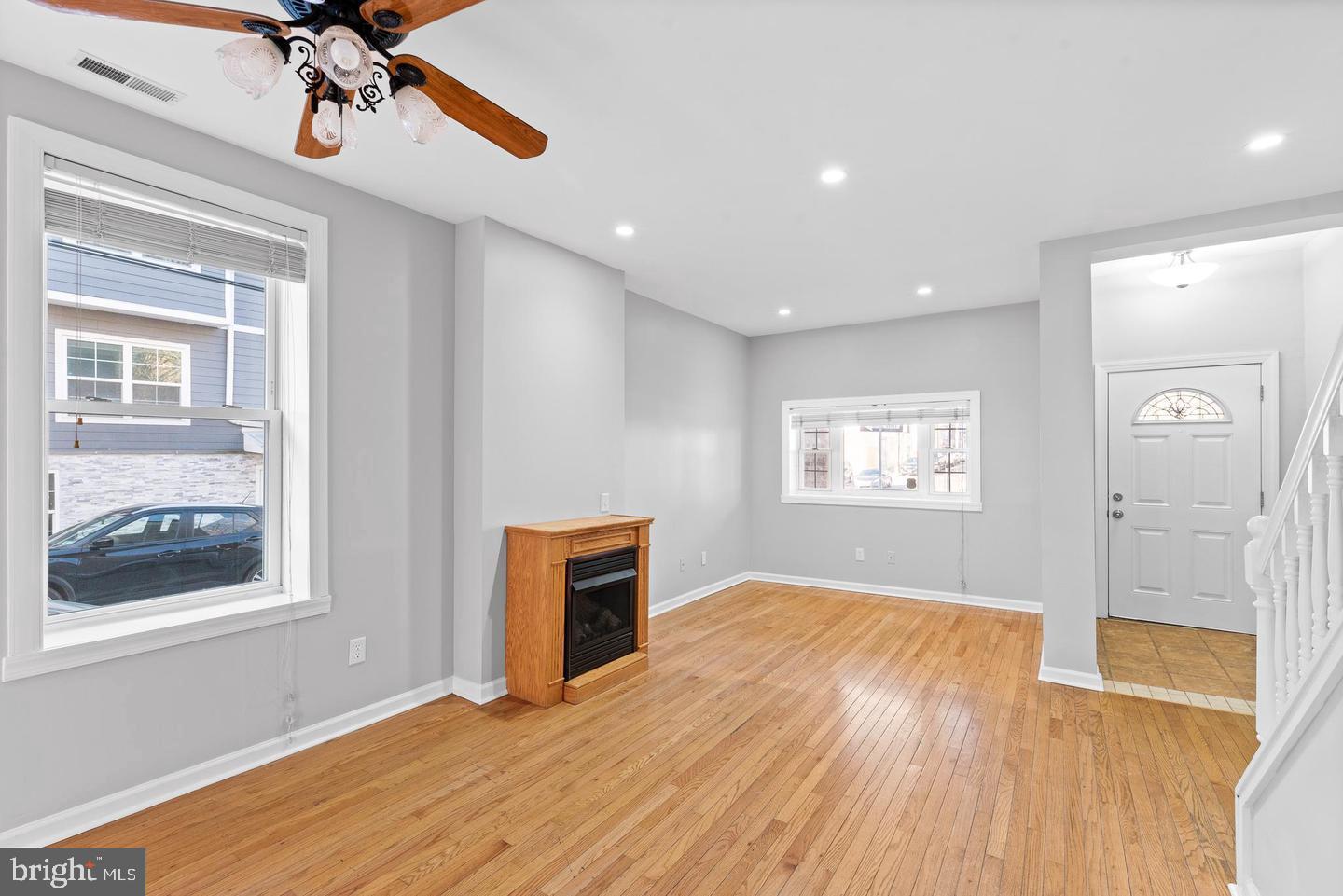 15 44TH STREET S