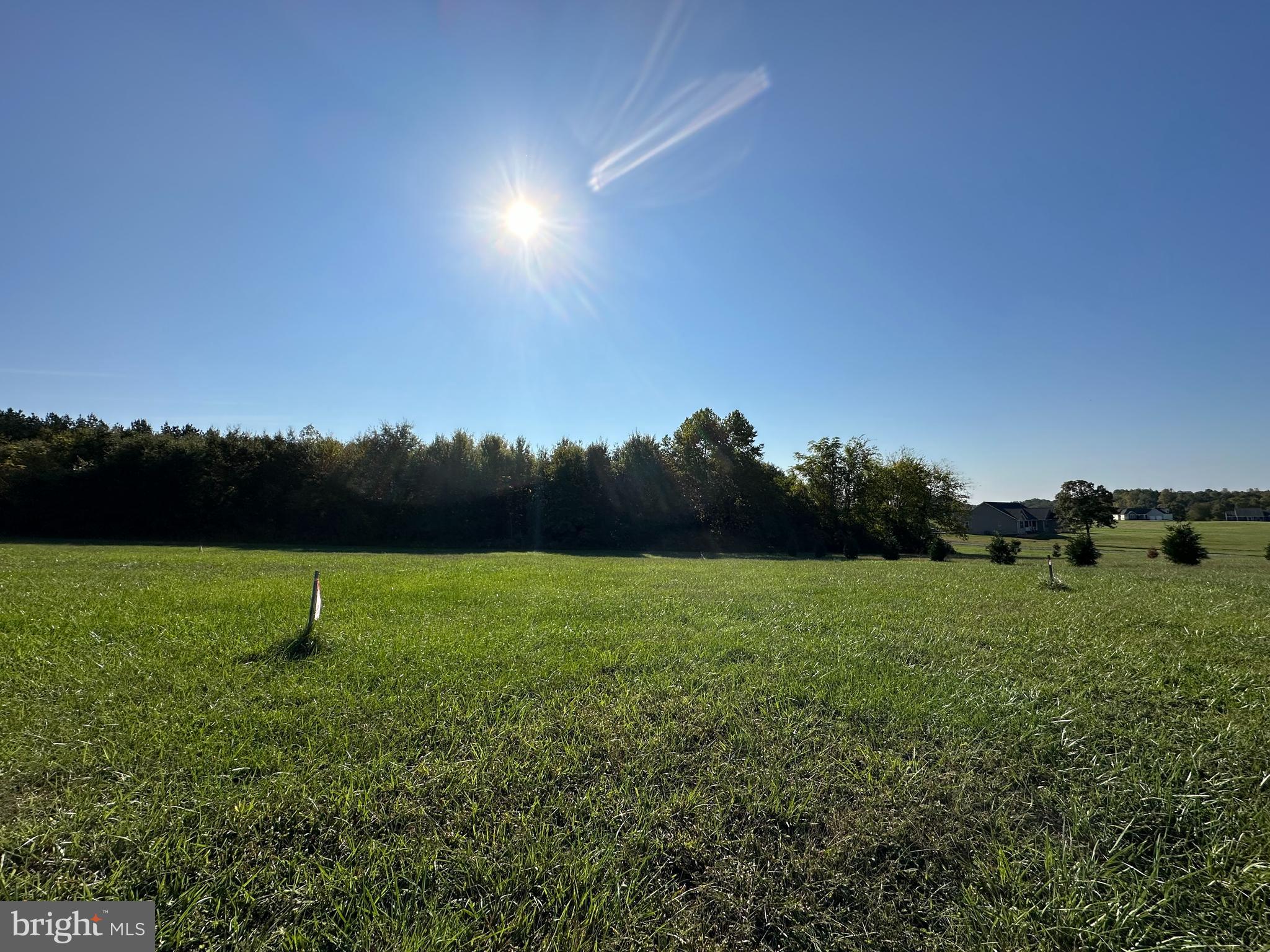 LANDS END ON LAKE ANNA - Land