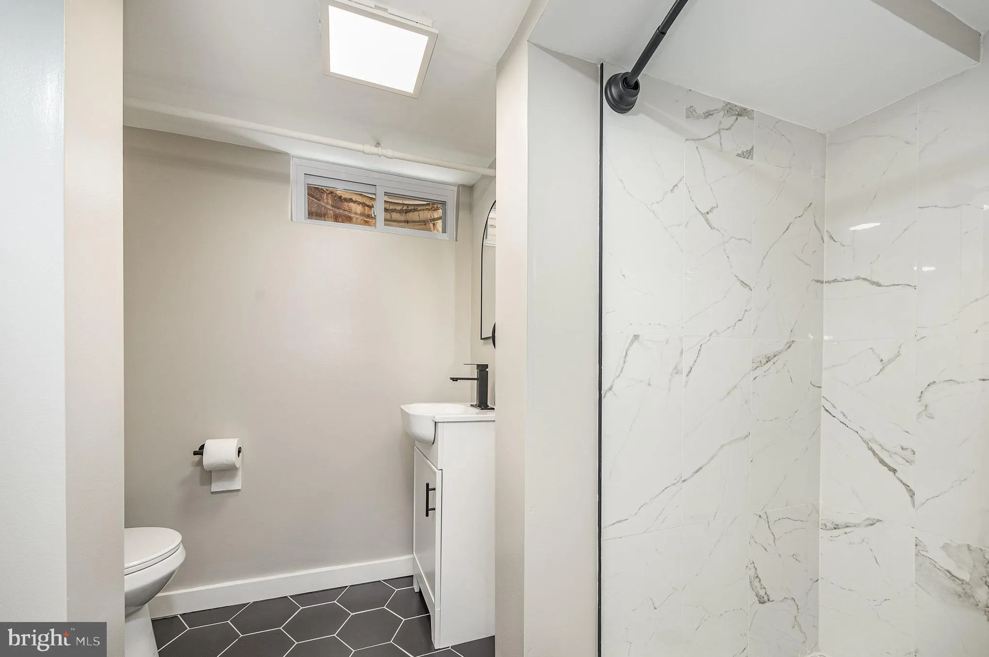 Harrisburg, Pennsylvania 17109, United States, 3 Bedrooms Bedrooms, ,2 BathroomsBathrooms,Residential,Pending,161285