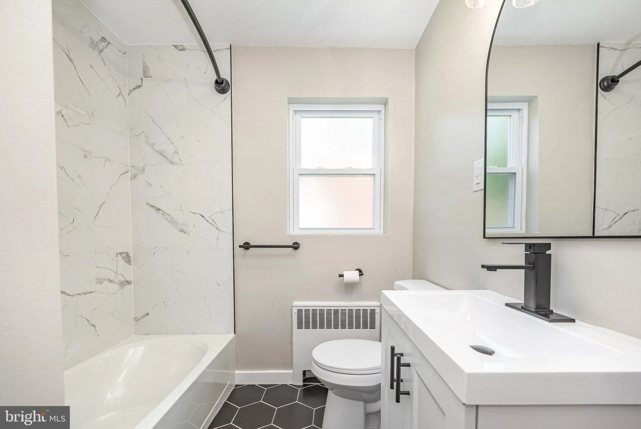 Harrisburg, Pennsylvania 17109, United States, 3 Bedrooms Bedrooms, ,2 BathroomsBathrooms,Residential,Pending,161285