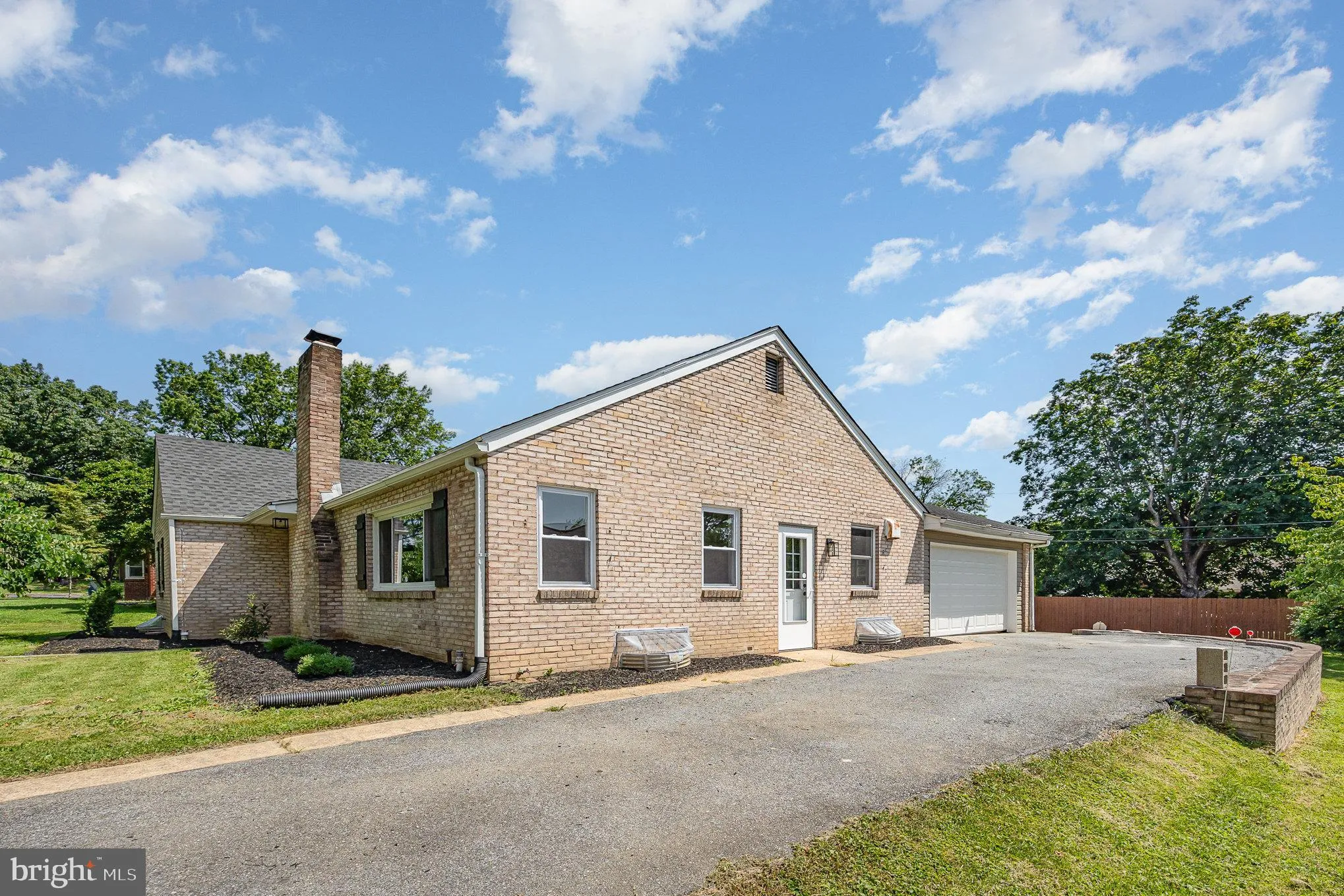 Harrisburg, Pennsylvania 17109, United States, 3 Bedrooms Bedrooms, ,2 BathroomsBathrooms,Residential,Pending,161285