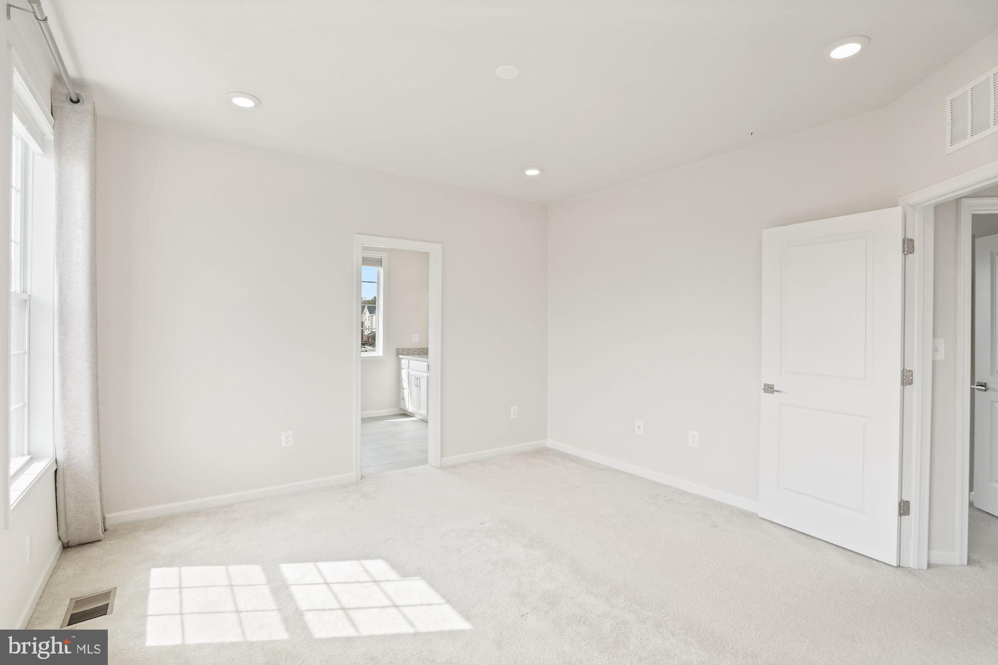 LOUDOUN VALLEY RIDGES - Residential