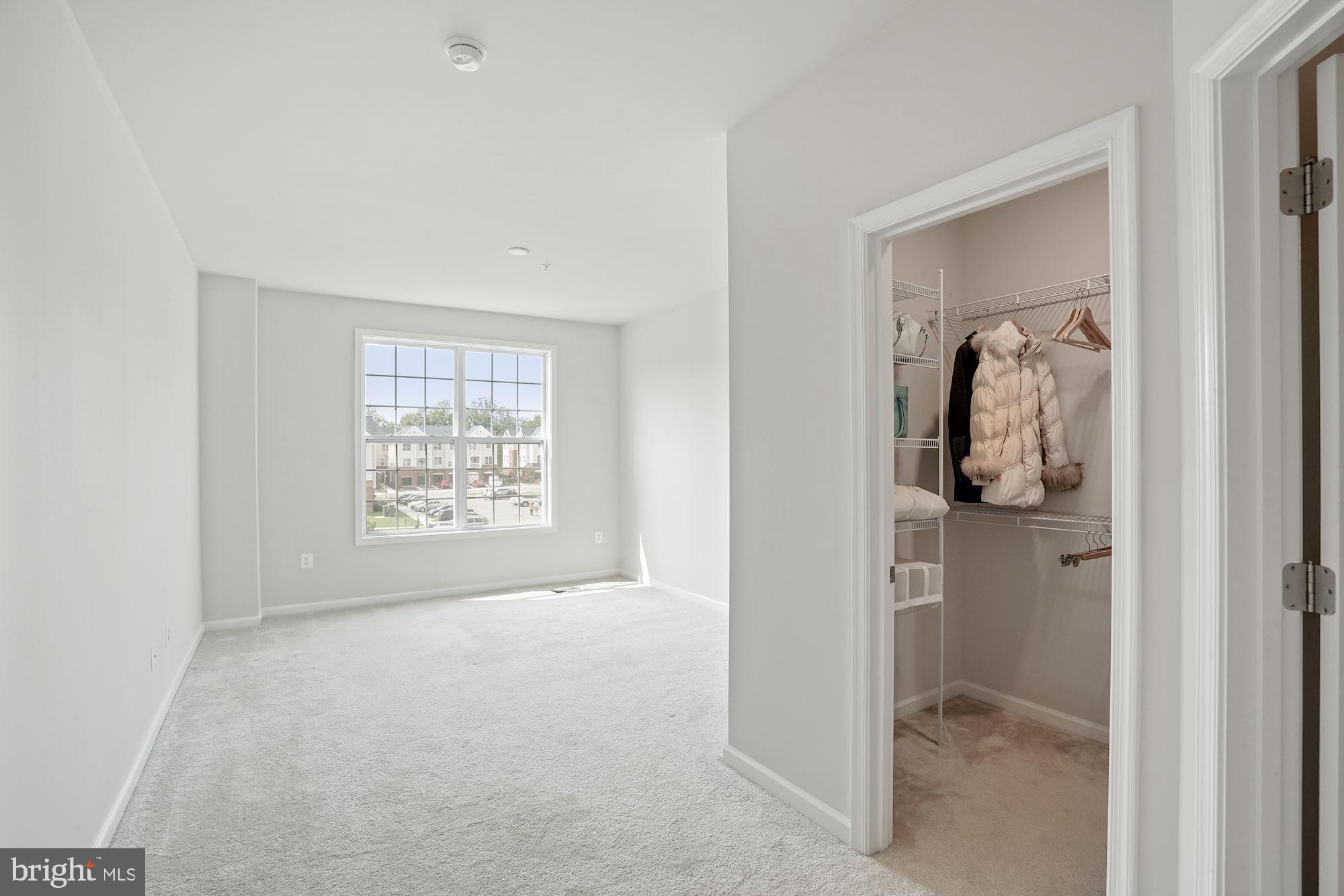 LOUDOUN VALLEY RIDGES - Residential