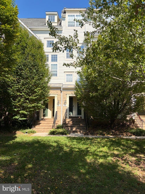 Photo of 7094 Little Thames Drive, GAINESVILLE, VA 20155 (MLS # VAPW2132586)