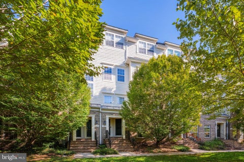 Photo of 7094 Little Thames Drive, GAINESVILLE, VA 20155 (MLS # VAPW2132586)