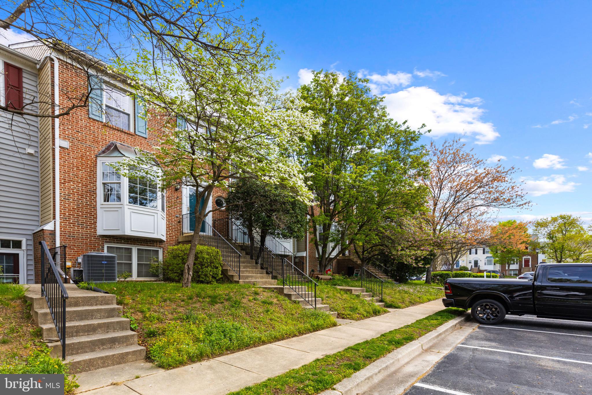 STONEHAVEN MEWS IN CROFTON VILLAGE - Residential Lease