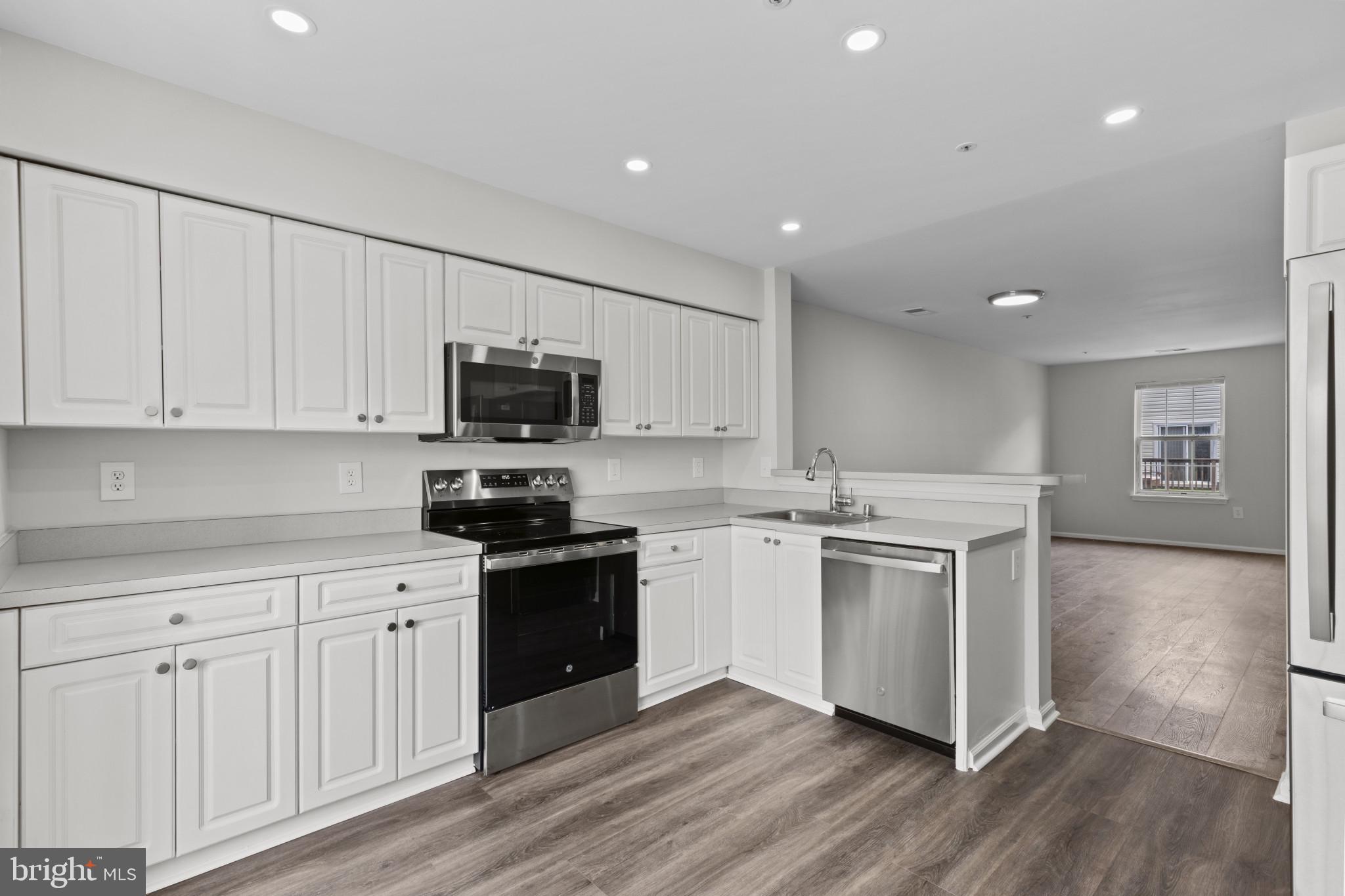 STONEHAVEN MEWS IN CROFTON VILLAGE - Residential Lease