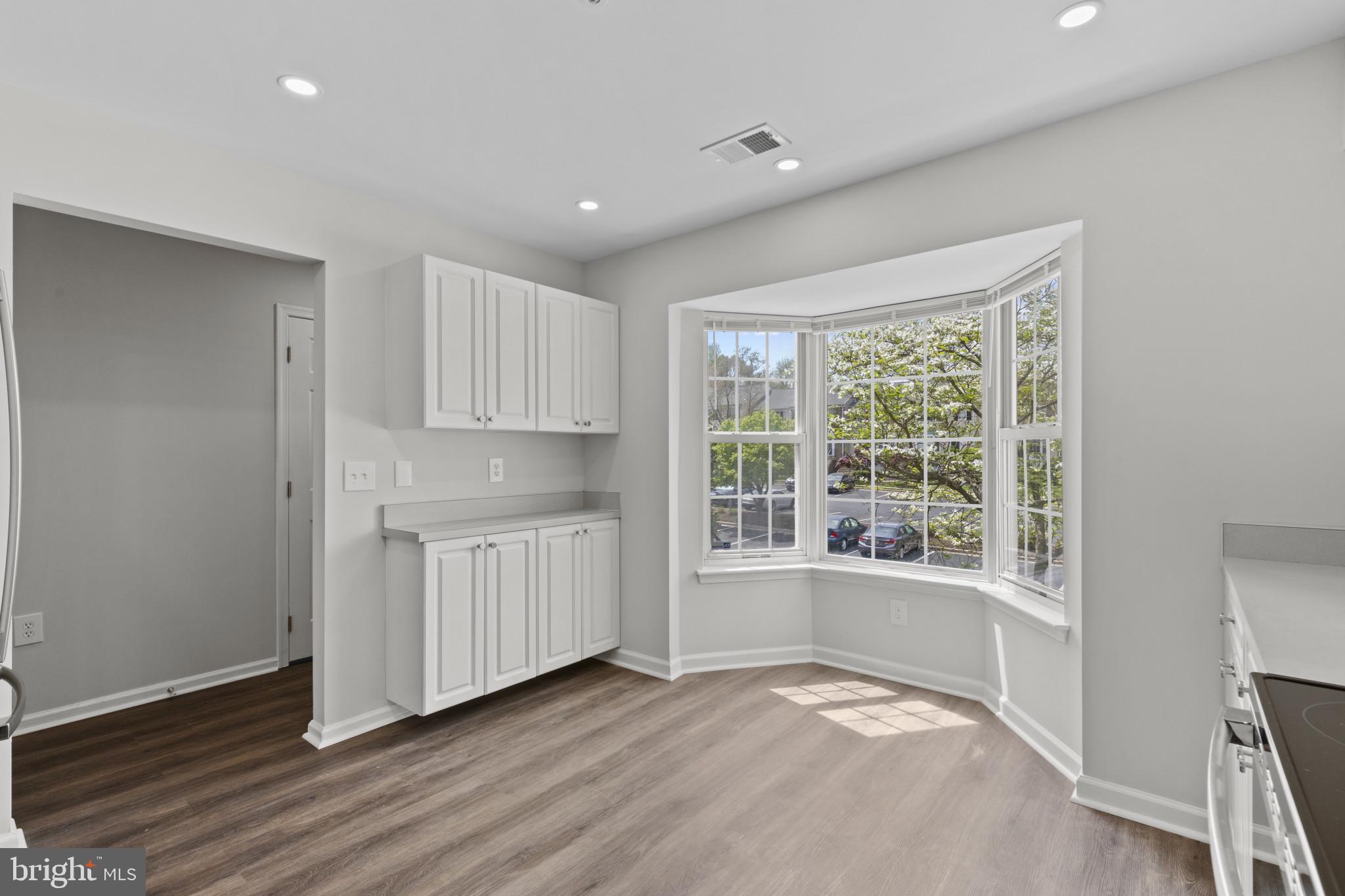 STONEHAVEN MEWS IN CROFTON VILLAGE - Residential Lease