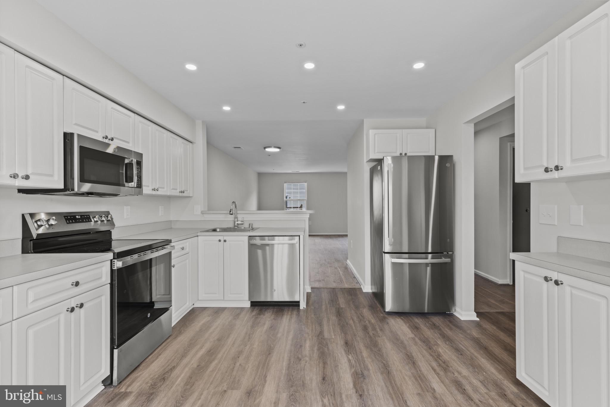 STONEHAVEN MEWS IN CROFTON VILLAGE - Residential Lease