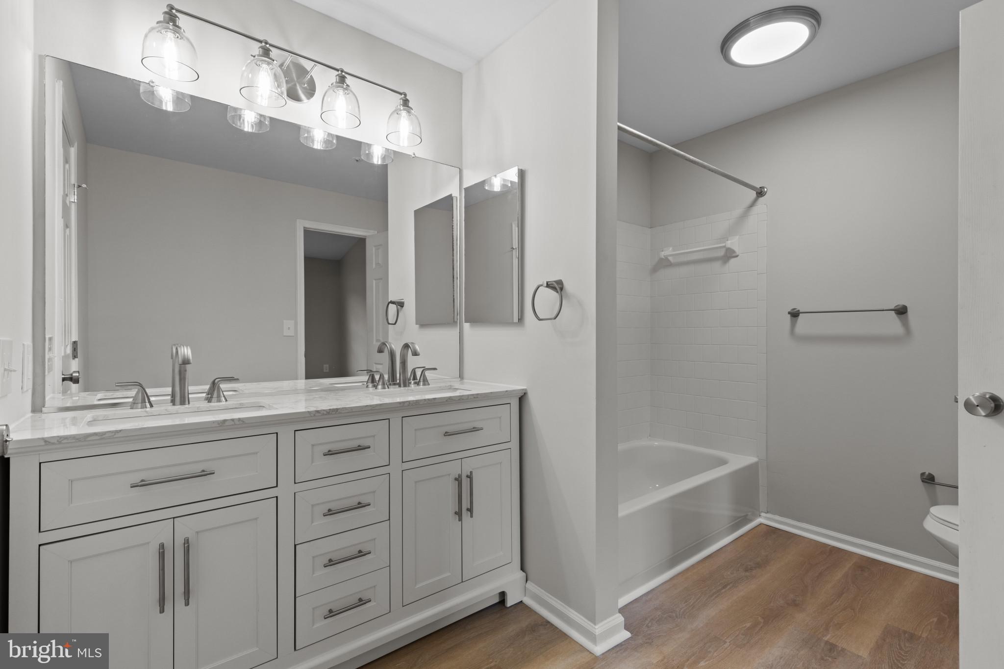 STONEHAVEN MEWS IN CROFTON VILLAGE - Residential Lease