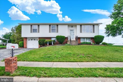 Homes For Sale - 603 Oakwood Drive<br/> DOVER, PA 17315