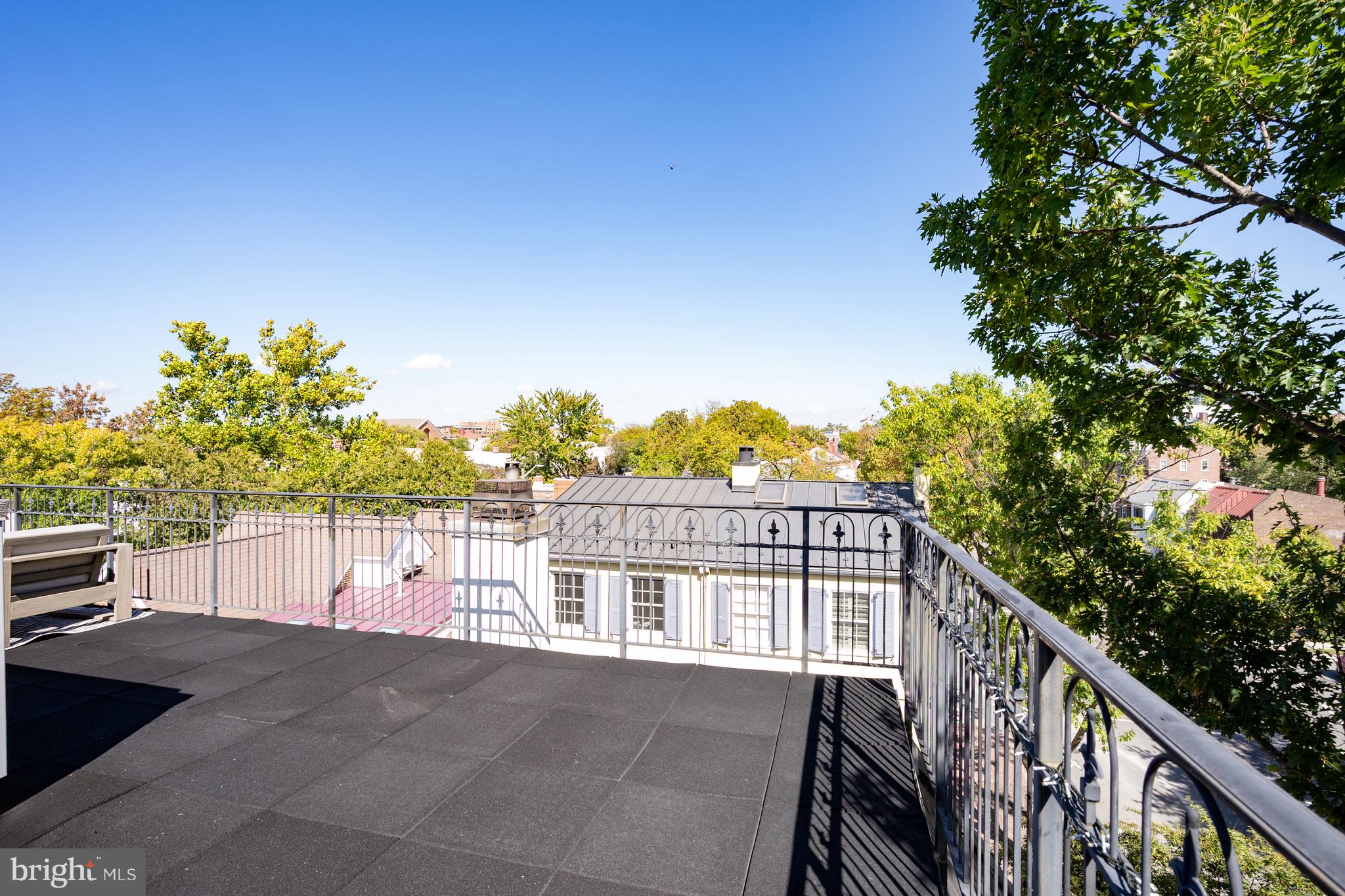 WOLFE ALLEY - Residential