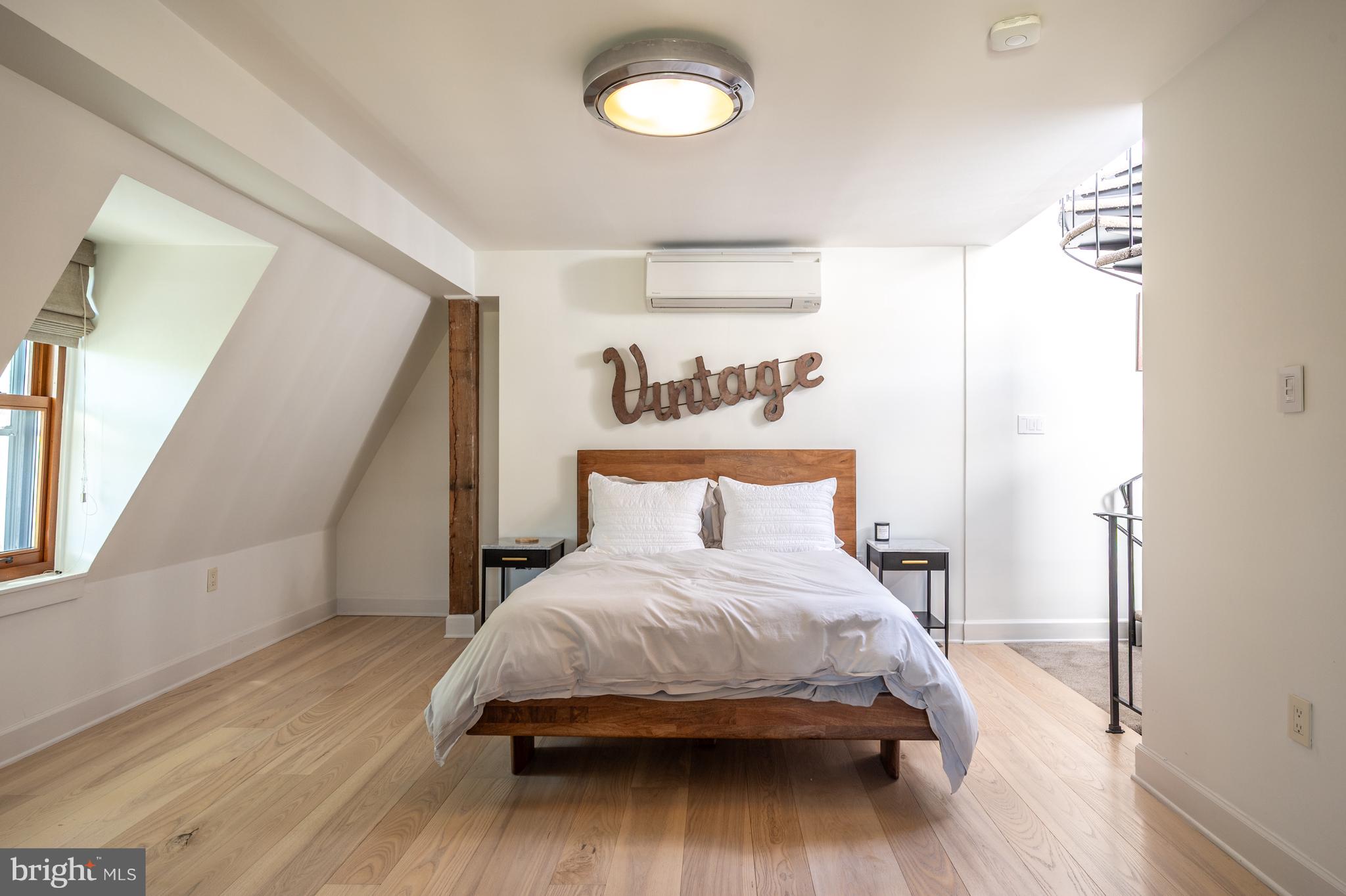 WOLFE ALLEY - Residential