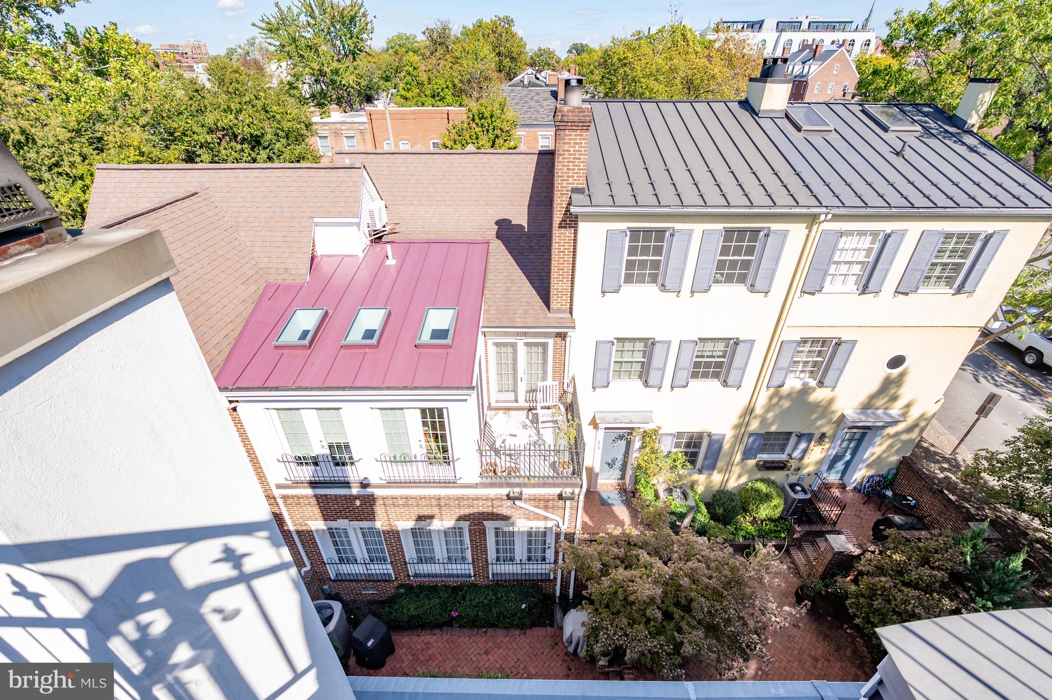 WOLFE ALLEY - Residential