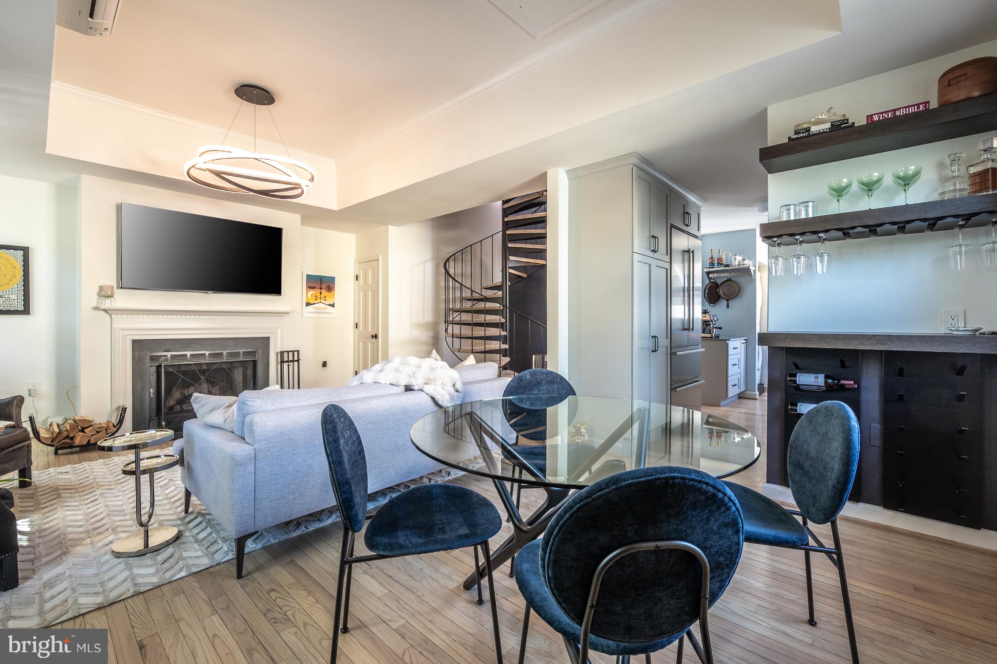 WOLFE ALLEY - Residential