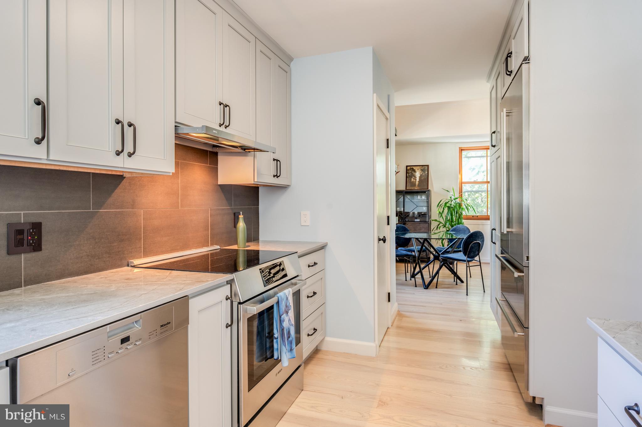 WOLFE ALLEY - Residential