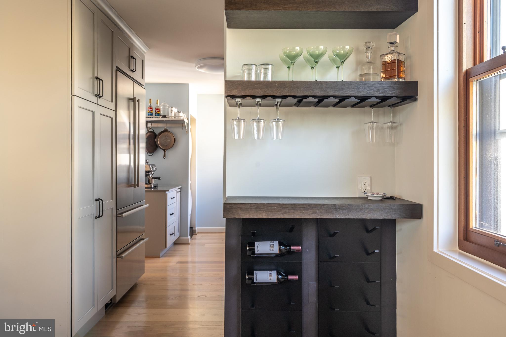 WOLFE ALLEY - Residential