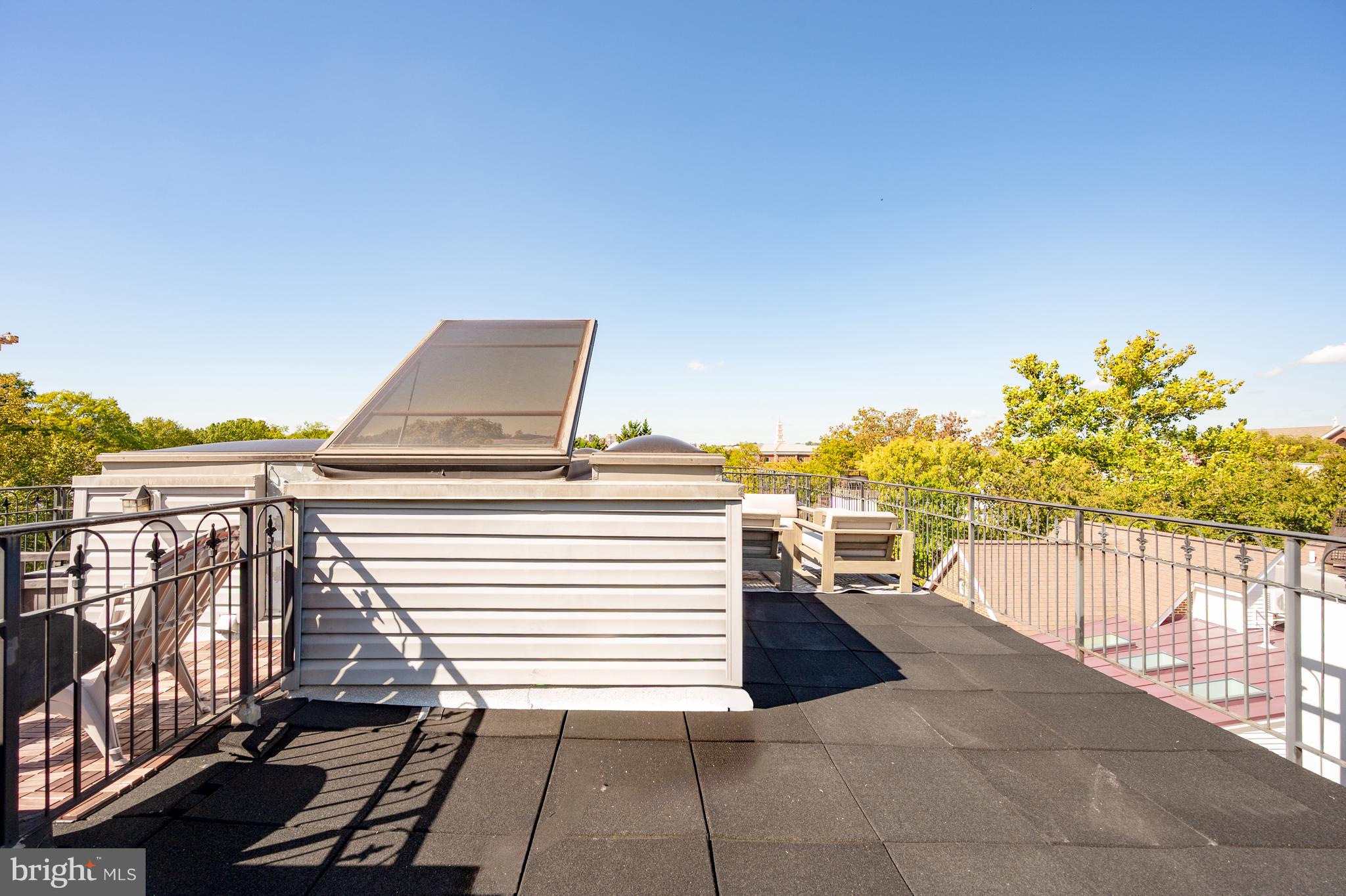 WOLFE ALLEY - Residential