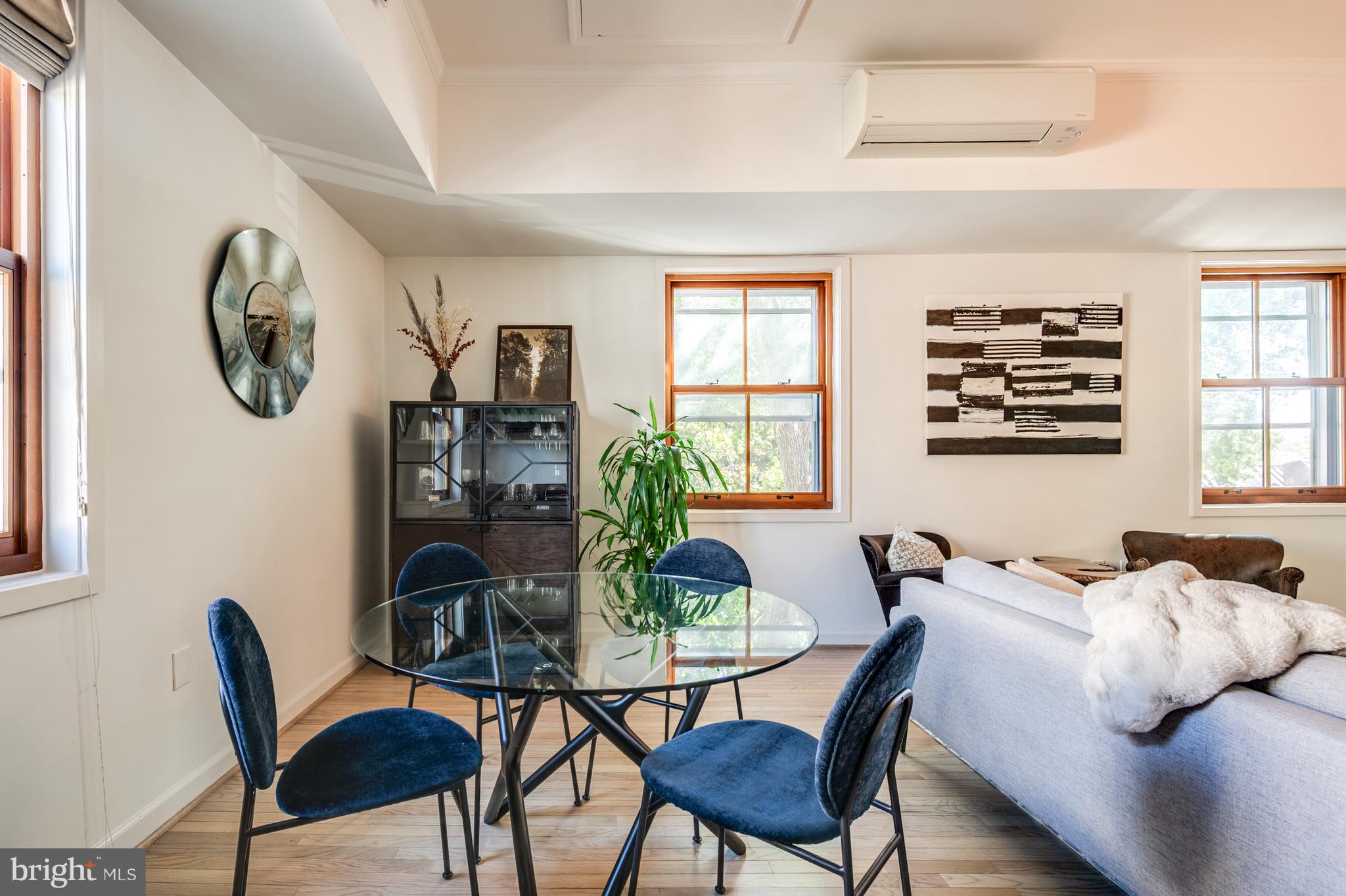 WOLFE ALLEY - Residential