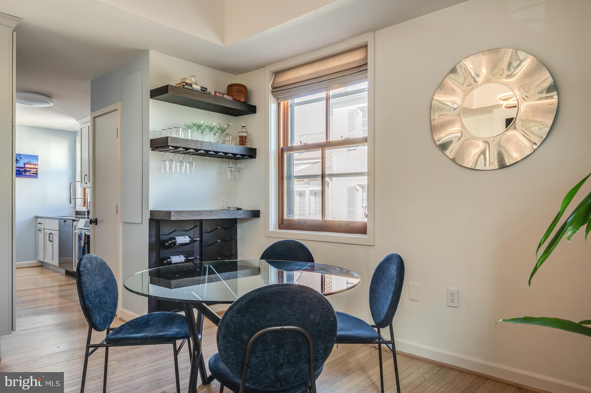 WOLFE ALLEY - Residential